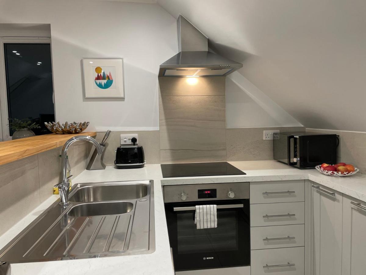 Unique Luxury Detached Apartment In Windsor That Sleeps 4 Buitenkant foto