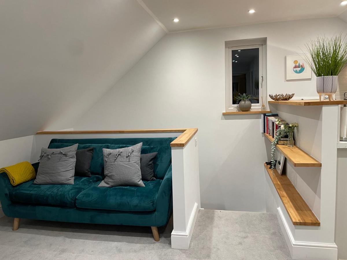 Unique Luxury Detached Apartment In Windsor That Sleeps 4 Buitenkant foto