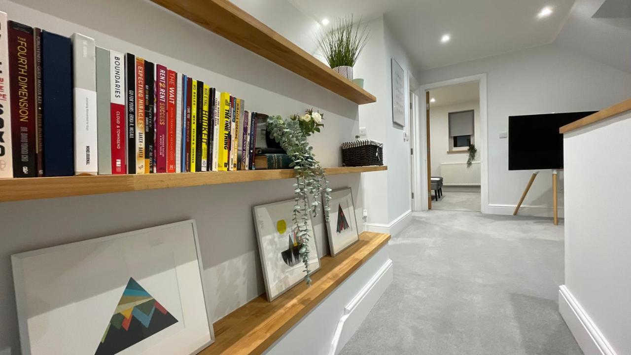 Unique Luxury Detached Apartment In Windsor That Sleeps 4 Buitenkant foto