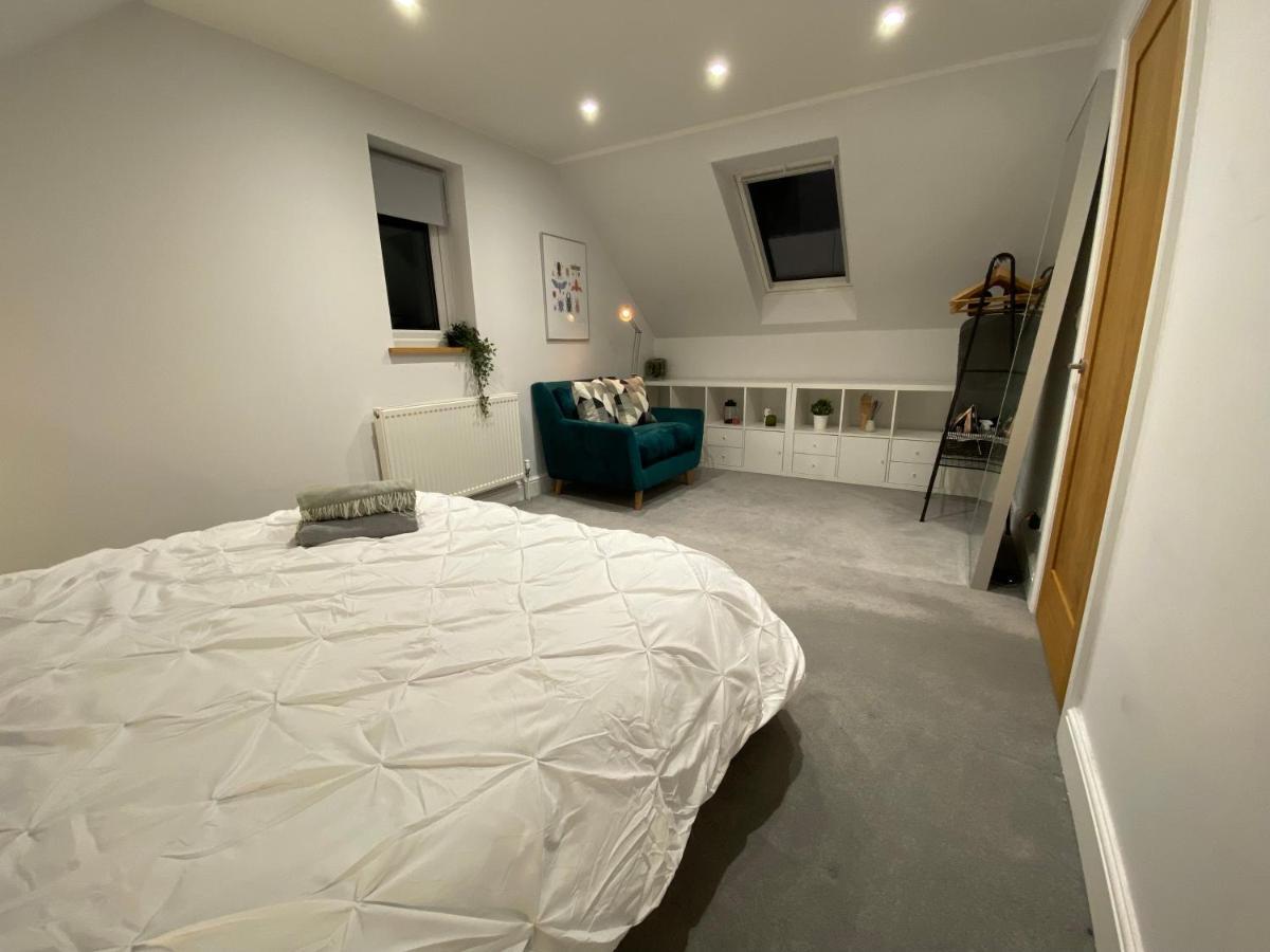 Unique Luxury Detached Apartment In Windsor That Sleeps 4 Buitenkant foto