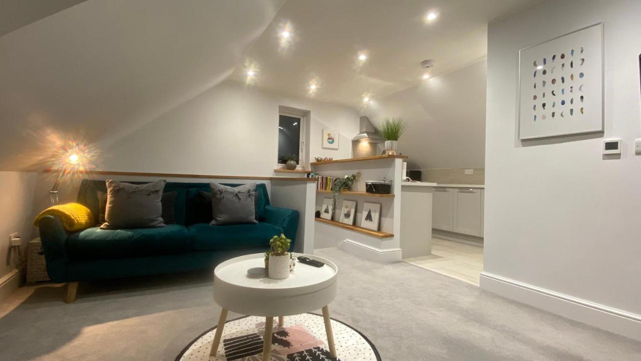 Unique Luxury Detached Apartment In Windsor That Sleeps 4 Buitenkant foto