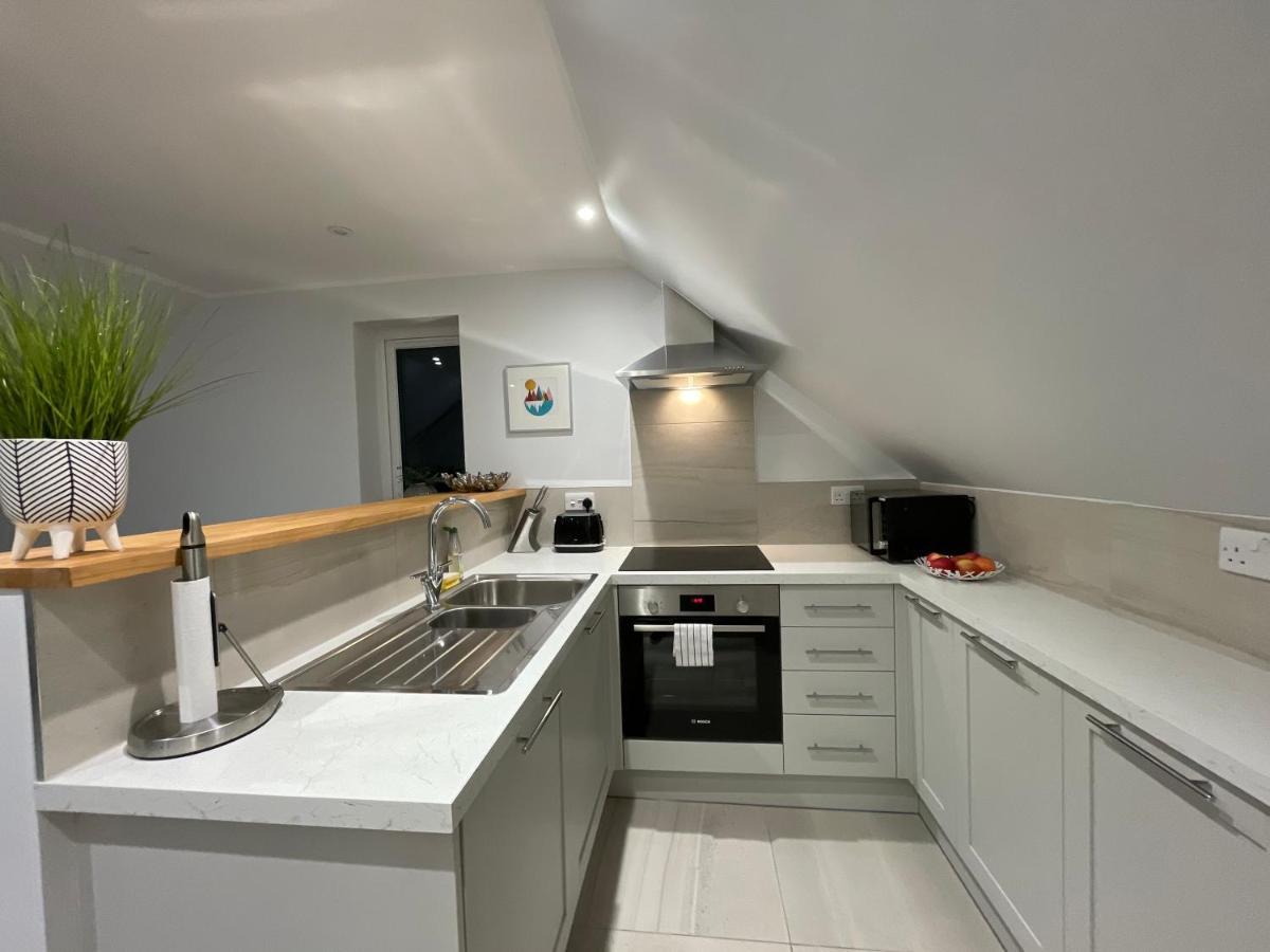 Unique Luxury Detached Apartment In Windsor That Sleeps 4 Buitenkant foto